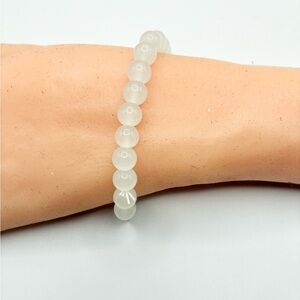 Elegant White Beaded Bracelet